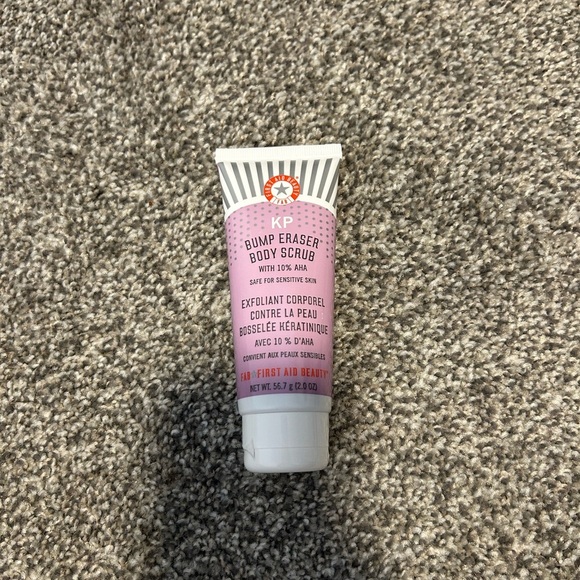 First Aid Beauty KP Bump Eraser Body Scrub - Pink and White - Picture 1 of 2